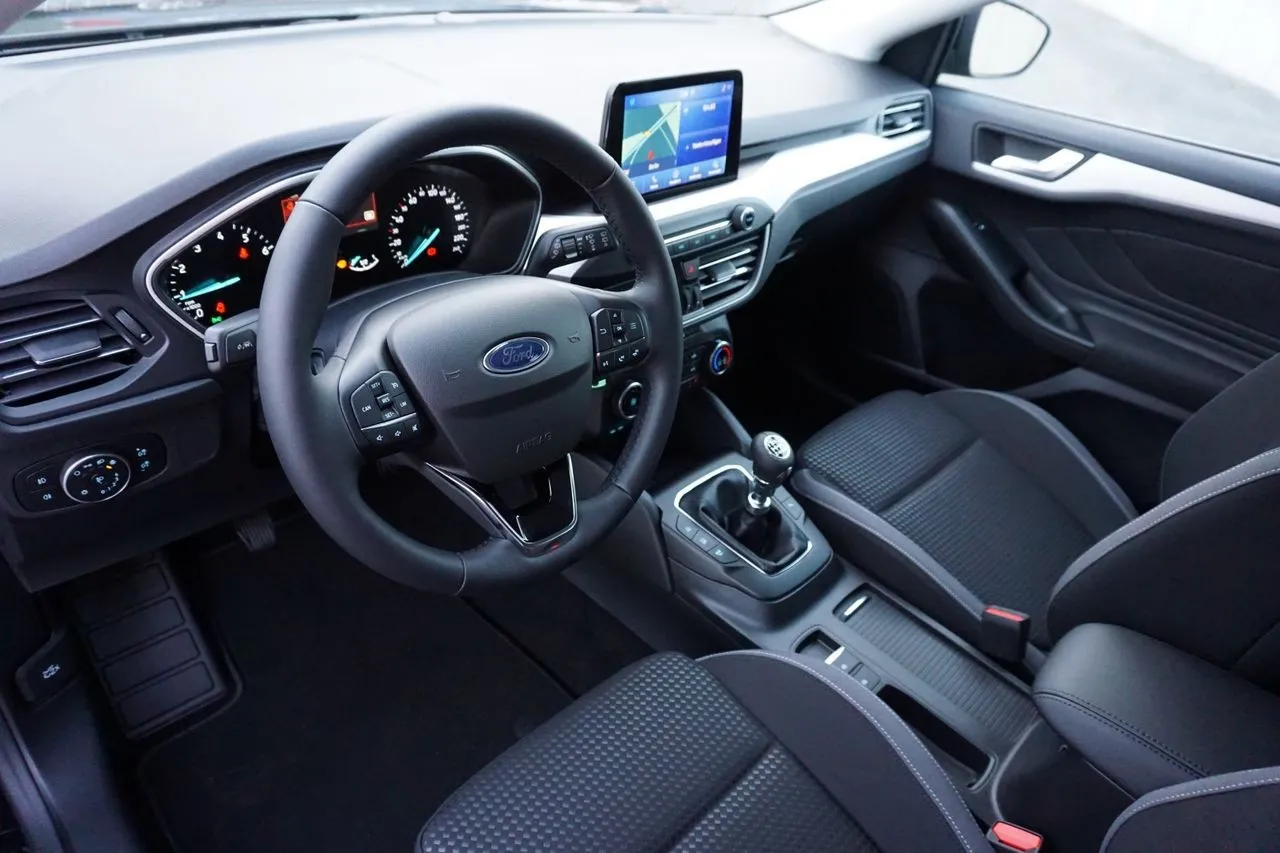 Ford Focus Turnier 1.0 EB Navi...  Image 8