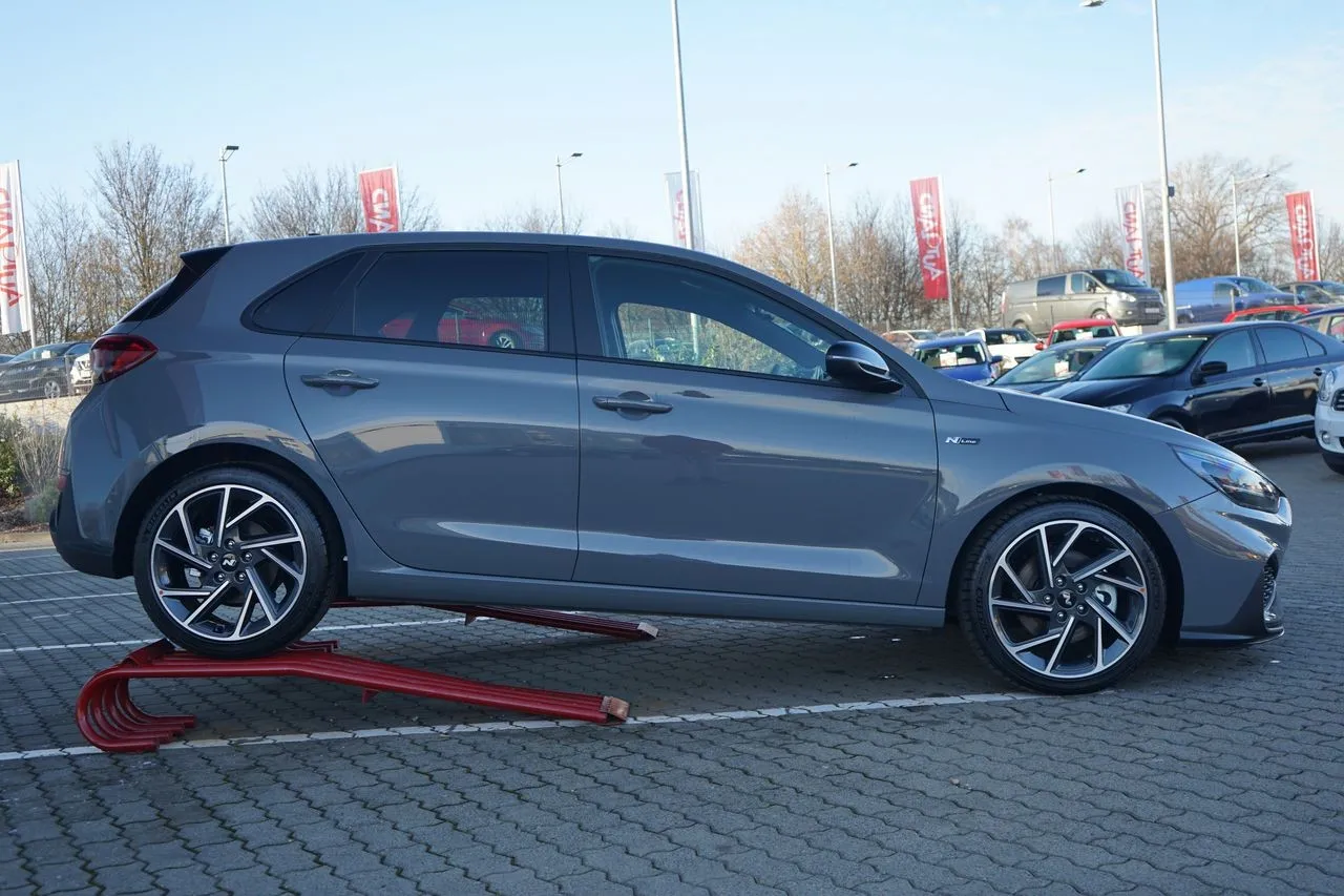 Hyundai i30 N-Line 1.5T-GDi mHev AT...  Image 3