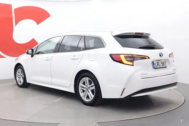 Toyota Corolla Touring Sports 1,8 Hybrid Prestige Edition - ALV-väh kelpoinen / Bi-LED / Sähkötakaluukku / Älyavain / Kamera / Navi / Lämpöratti ym. Image 3