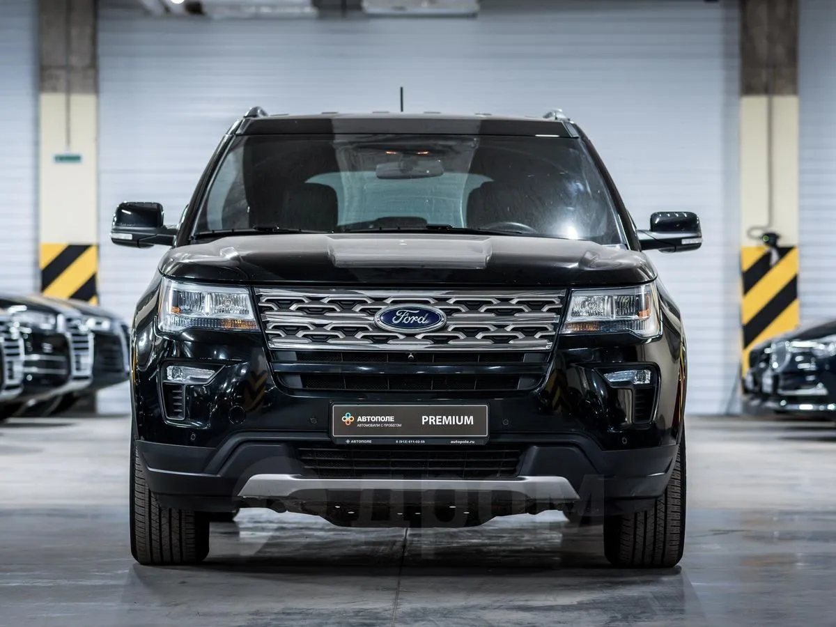 Ford Explorer Image 6